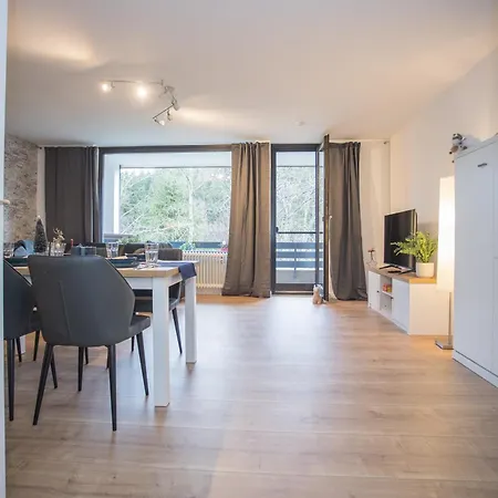 Deluxe For 5 - Sauna & Pool - Free Parking Apartment