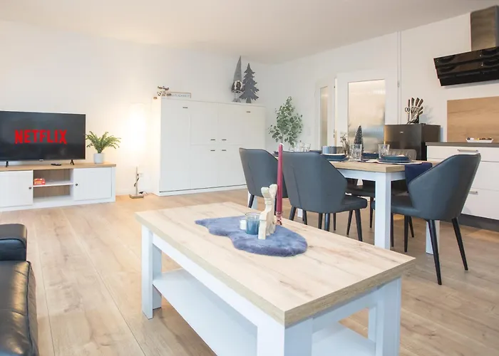 Deluxe For 5 - Sauna & Pool - Free Parking Apartment *