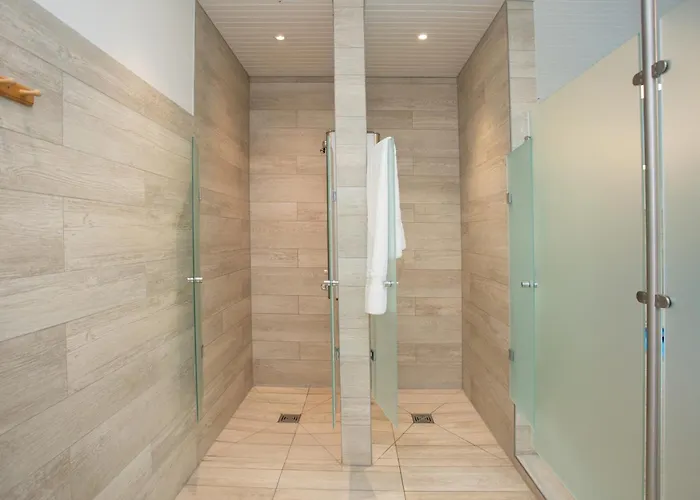 Deluxe For 5 - Sauna & Pool - Free Parking Lejlighed